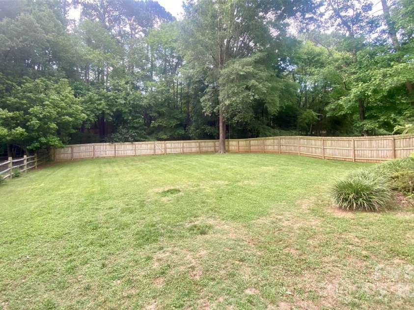 8742 Rittenhouse Circle, Charlotte, NC 28270.  MLS# CAR4263529, YatesRealty ID 17979. 