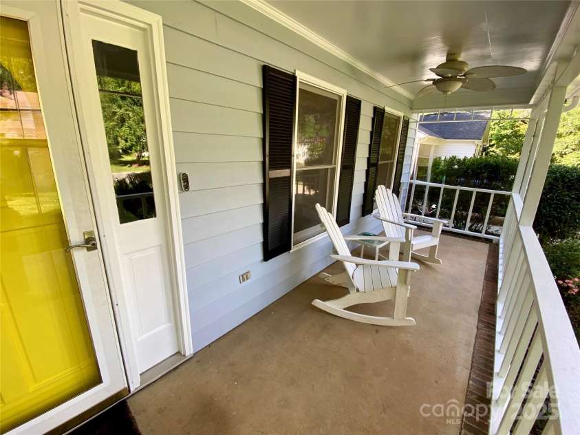8742 Rittenhouse Circle, Charlotte, NC 28270.  MLS# CAR4263529, YatesRealty ID 17979. 