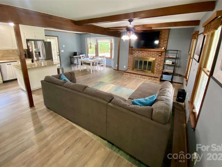 8742 Rittenhouse Circle, Charlotte, NC 28270.  MLS# CAR4263529, YatesRealty ID 17979. 