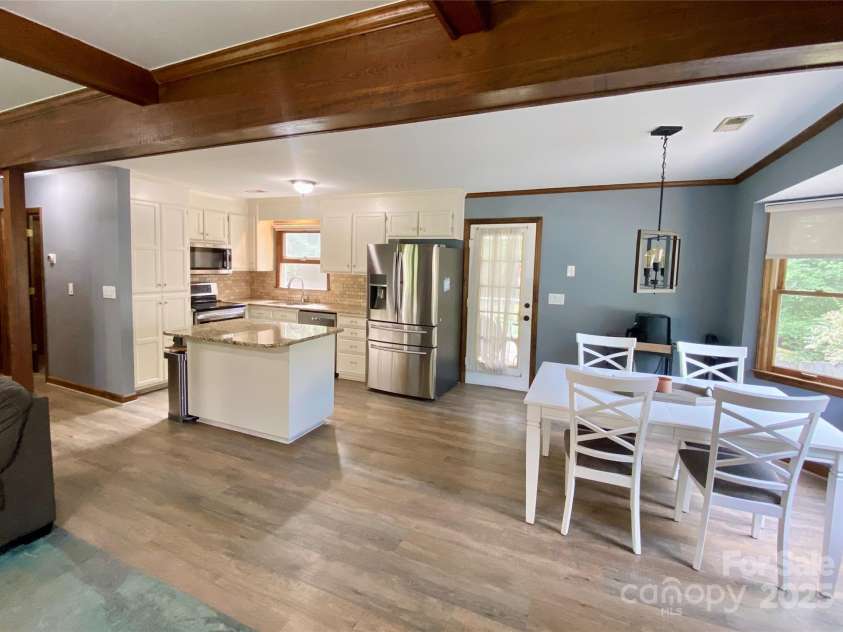8742 Rittenhouse Circle, Charlotte, NC 28270.  MLS# CAR4263529, YatesRealty ID 17979. 