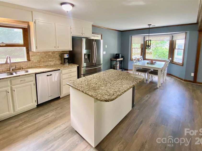 8742 Rittenhouse Circle, Charlotte, NC 28270.  MLS# CAR4263529, YatesRealty ID 17979. 