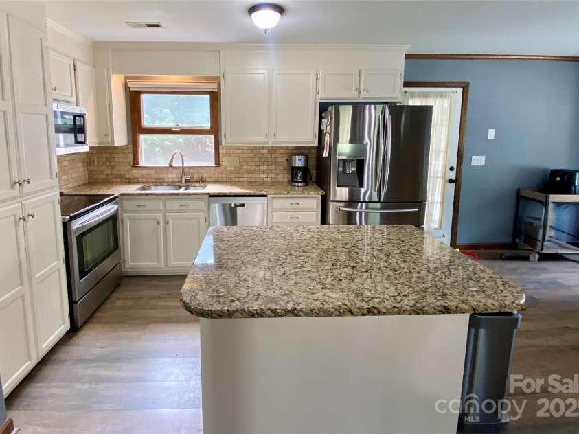 8742 Rittenhouse Circle, Charlotte, NC 28270.  MLS# CAR4263529, YatesRealty ID 17979. 
