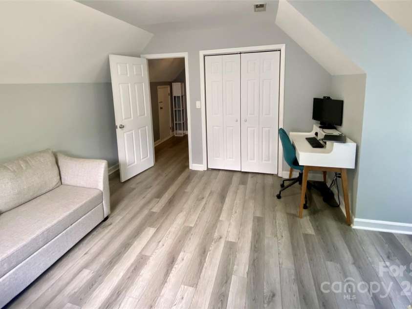 8742 Rittenhouse Circle, Charlotte, NC 28270.  MLS# CAR4263529, YatesRealty ID 17979. 