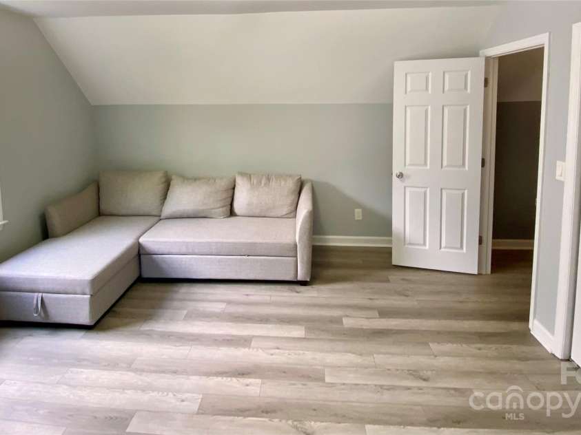 8742 Rittenhouse Circle, Charlotte, NC 28270.  MLS# CAR4263529, YatesRealty ID 17979. 