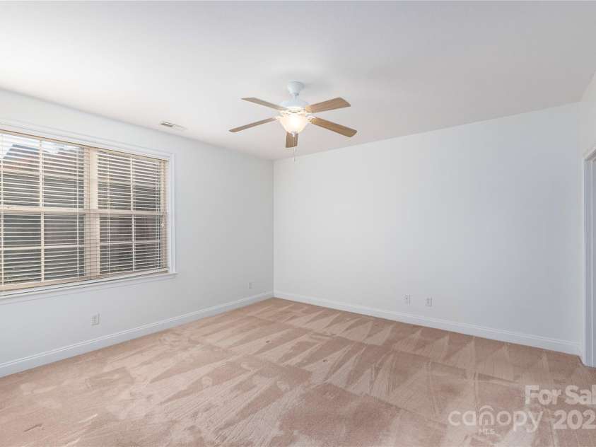 122 Outlook Circle, Swannanoa, NC 28778.  MLS# CAR4333481, YatesRealty ID 1798. Primary bedroom & bath on the main level 