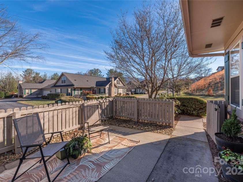122 Outlook Circle, Swannanoa, NC 28778.  MLS# CAR4333481, YatesRealty ID 1798. Your own curtyard in such a lovely setting