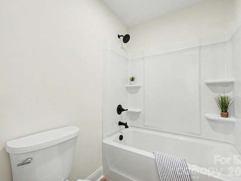 1030 Redbud Way, Salisbury, NC 28147.  MLS# CAR4359503, YatesRealty ID 17980. 2nd level split bath