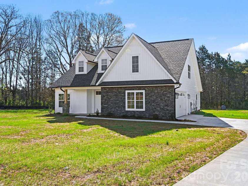 1030 Redbud Way, Salisbury, NC 28147.  MLS# CAR4359503, YatesRealty ID 17980. 