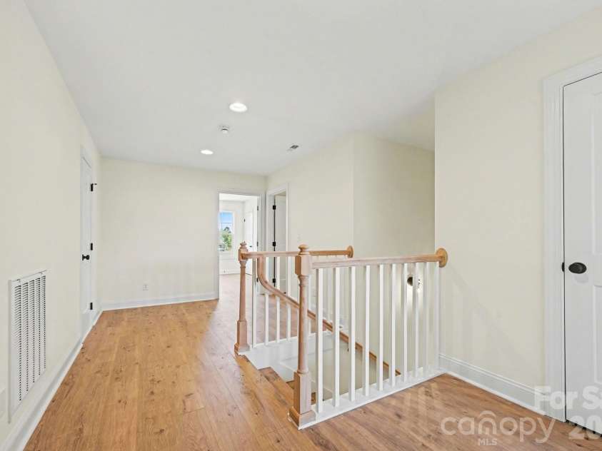 1030 Redbud Way, Salisbury, NC 28147.  MLS# CAR4359503, YatesRealty ID 17980. Level 2 landing