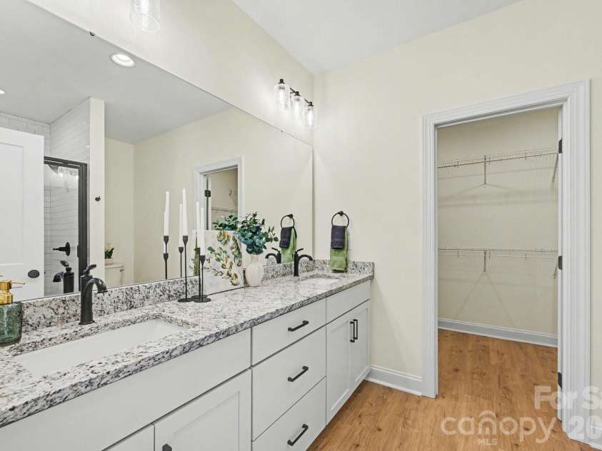 1030 Redbud Way, Salisbury, NC 28147.  MLS# CAR4359503, YatesRealty ID 17980. Primary bath