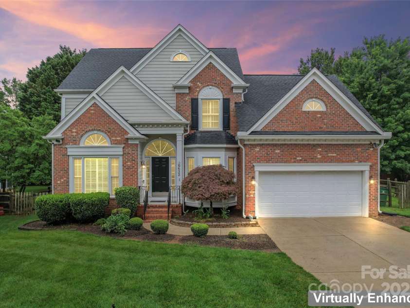 6632 Hawksnest Drive, Charlotte, NC 28269.  MLS# CAR4267168, YatesRealty ID 17980. 