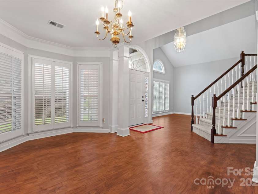 6632 Hawksnest Drive, Charlotte, NC 28269.  MLS# CAR4267168, YatesRealty ID 17980. 