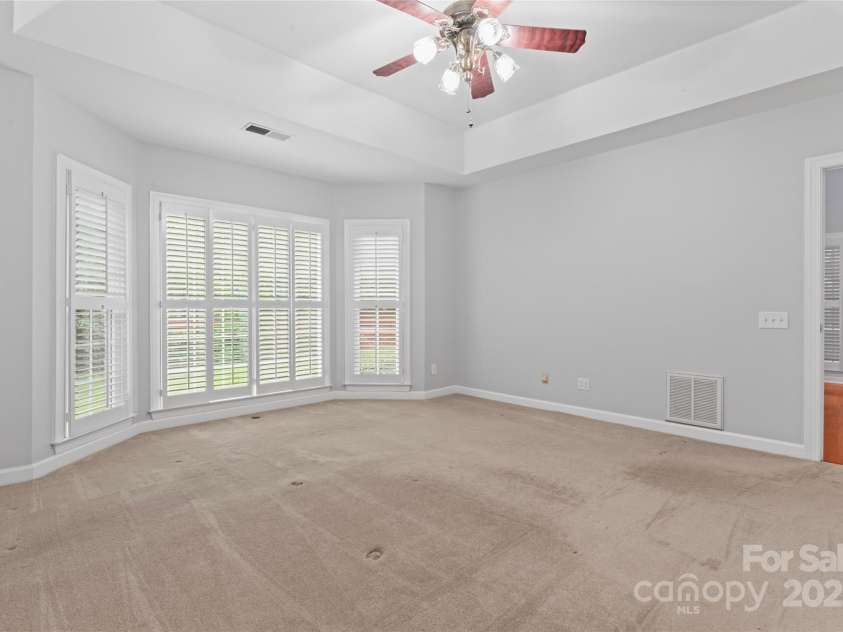 6632 Hawksnest Drive, Charlotte, NC 28269.  MLS# CAR4267168, YatesRealty ID 17980. 