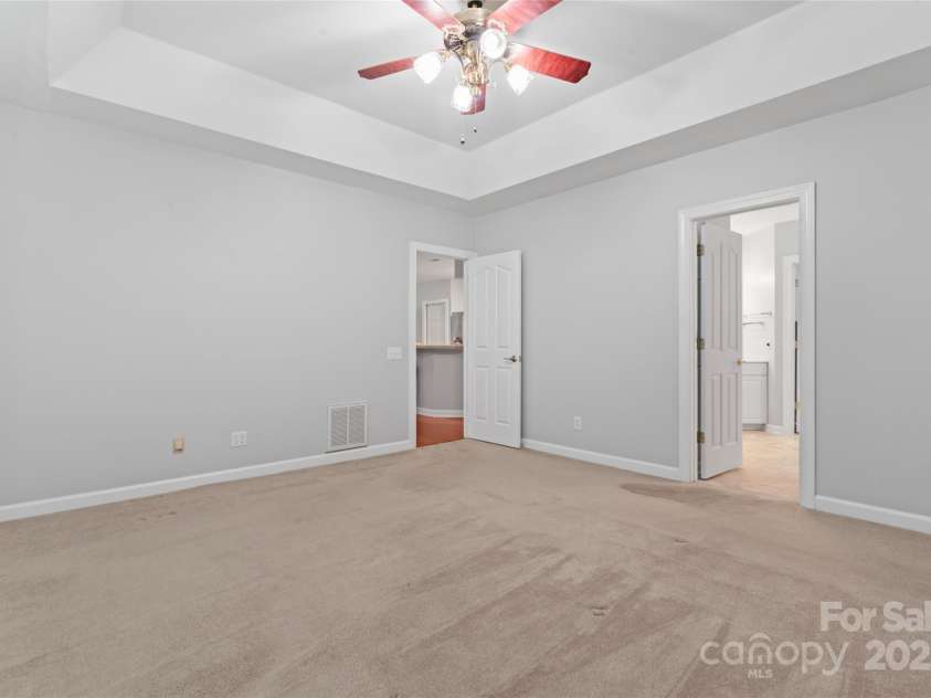 6632 Hawksnest Drive, Charlotte, NC 28269.  MLS# CAR4267168, YatesRealty ID 17980. 