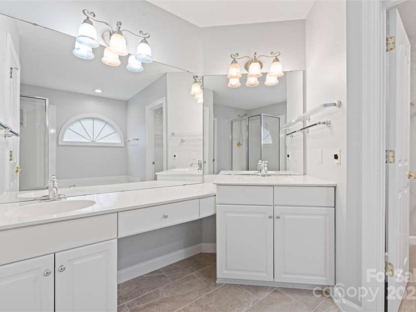 6632 Hawksnest Drive, Charlotte, NC 28269.  MLS# CAR4267168, YatesRealty ID 17980. 