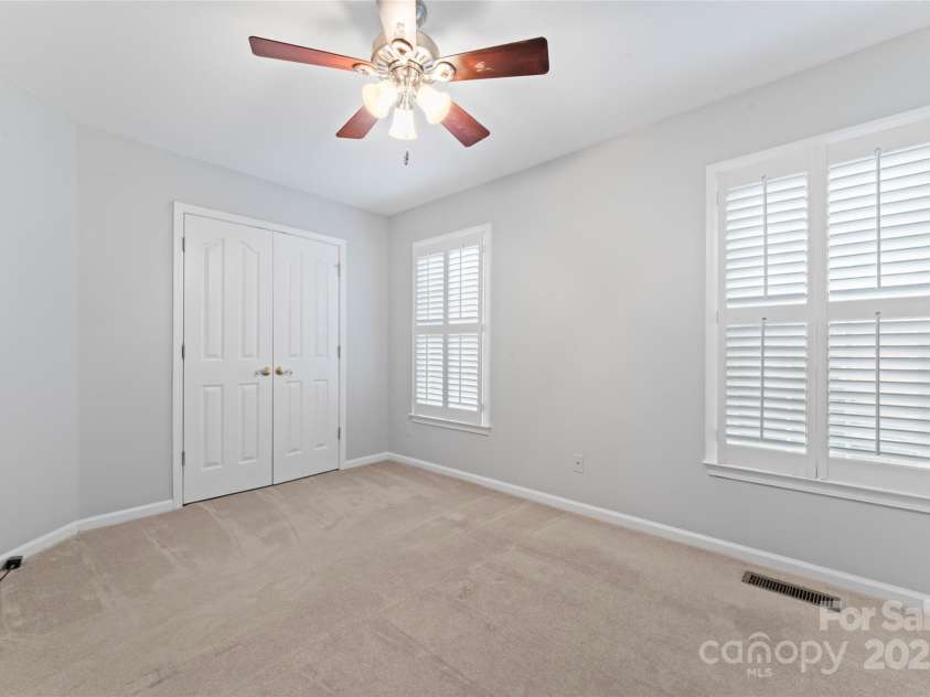 6632 Hawksnest Drive, Charlotte, NC 28269.  MLS# CAR4267168, YatesRealty ID 17980. 