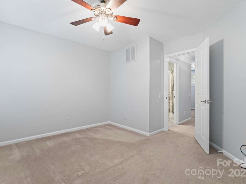 6632 Hawksnest Drive, Charlotte, NC 28269.  MLS# CAR4267168, YatesRealty ID 17980. 