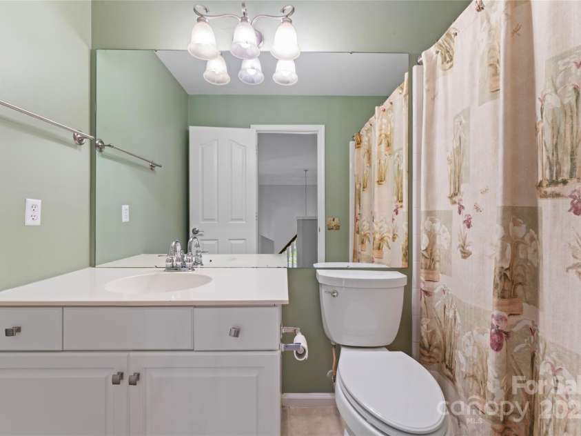 6632 Hawksnest Drive, Charlotte, NC 28269.  MLS# CAR4267168, YatesRealty ID 17980. 