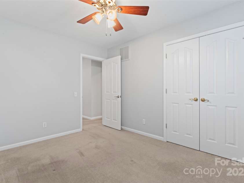 6632 Hawksnest Drive, Charlotte, NC 28269.  MLS# CAR4267168, YatesRealty ID 17980. 