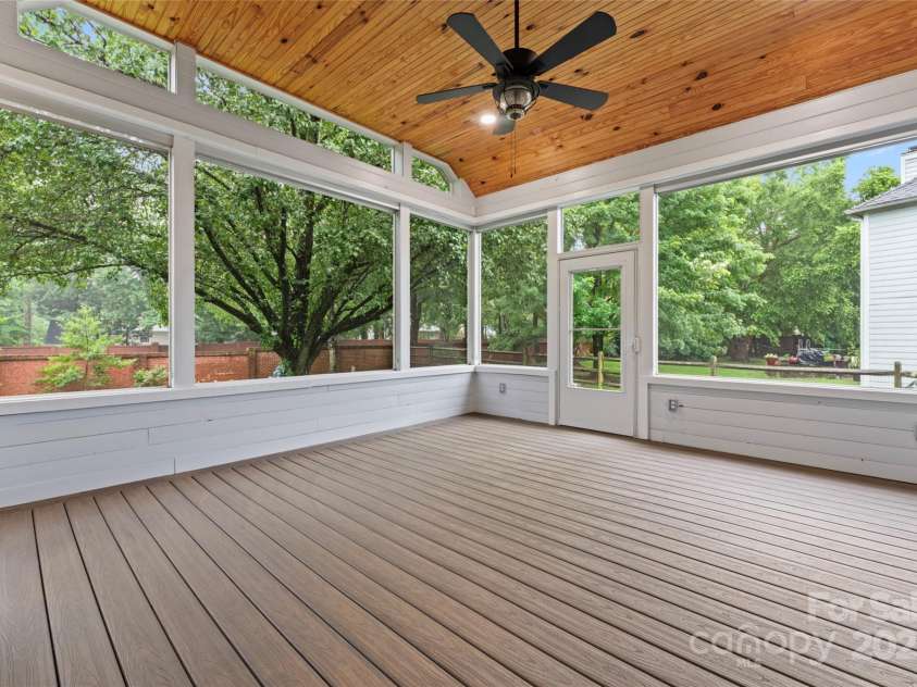 6632 Hawksnest Drive, Charlotte, NC 28269.  MLS# CAR4267168, YatesRealty ID 17980. 