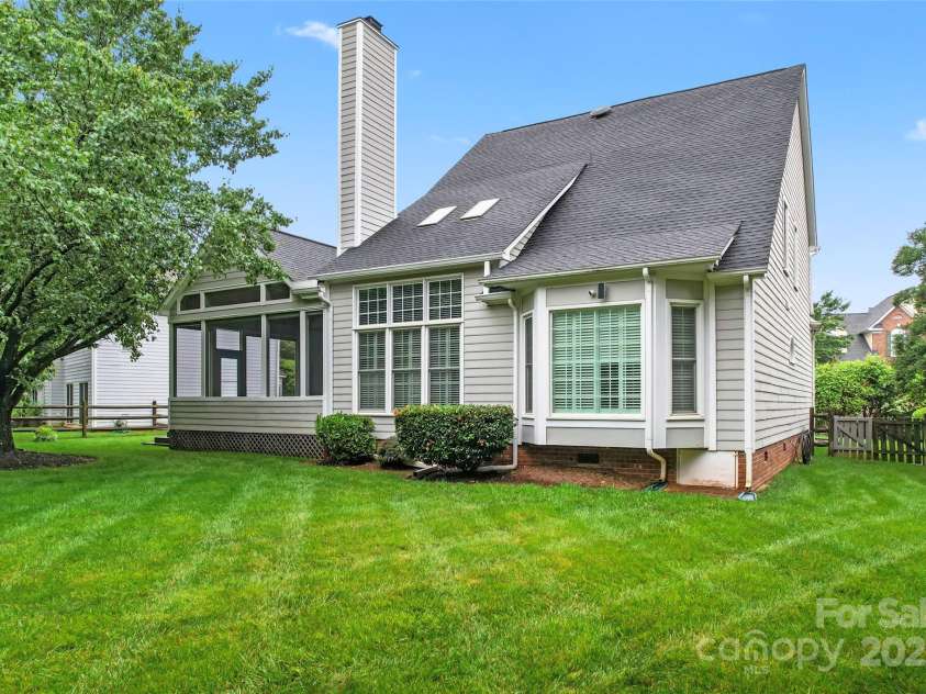 6632 Hawksnest Drive, Charlotte, NC 28269.  MLS# CAR4267168, YatesRealty ID 17980. 