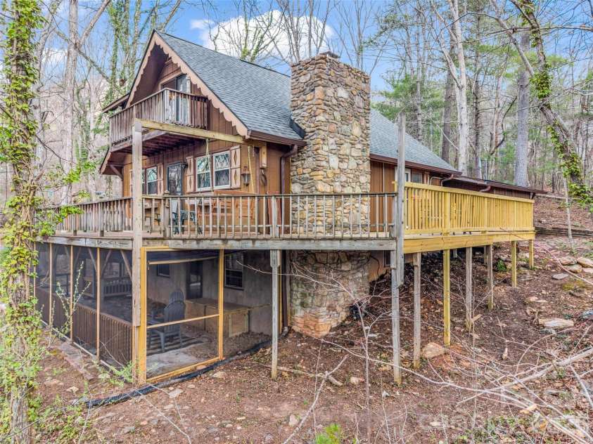 1 Alpine Way, Swannanoa, NC 28778.  MLS# CAR4362025, YatesRealty ID 17982. 