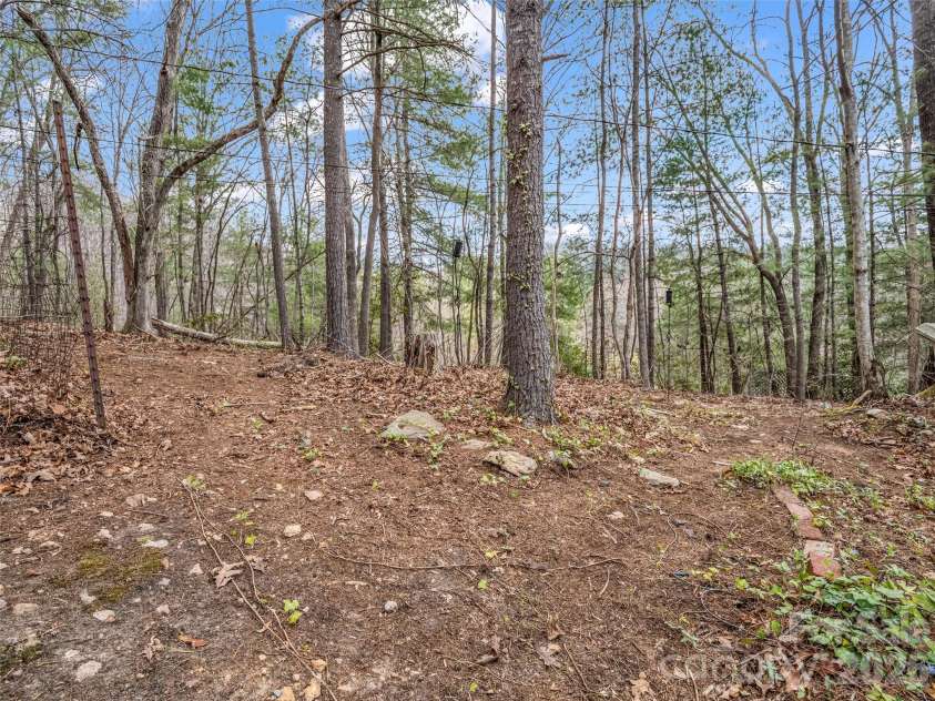1 Alpine Way, Swannanoa, NC 28778.  MLS# CAR4362025, YatesRealty ID 17982. 
