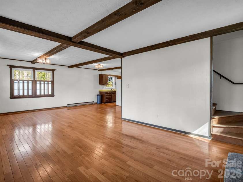 1 Alpine Way, Swannanoa, NC 28778.  MLS# CAR4362025, YatesRealty ID 17982. 