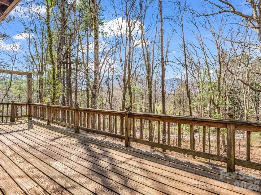 1 Alpine Way, Swannanoa, NC 28778.  MLS# CAR4362025, YatesRealty ID 17982. 