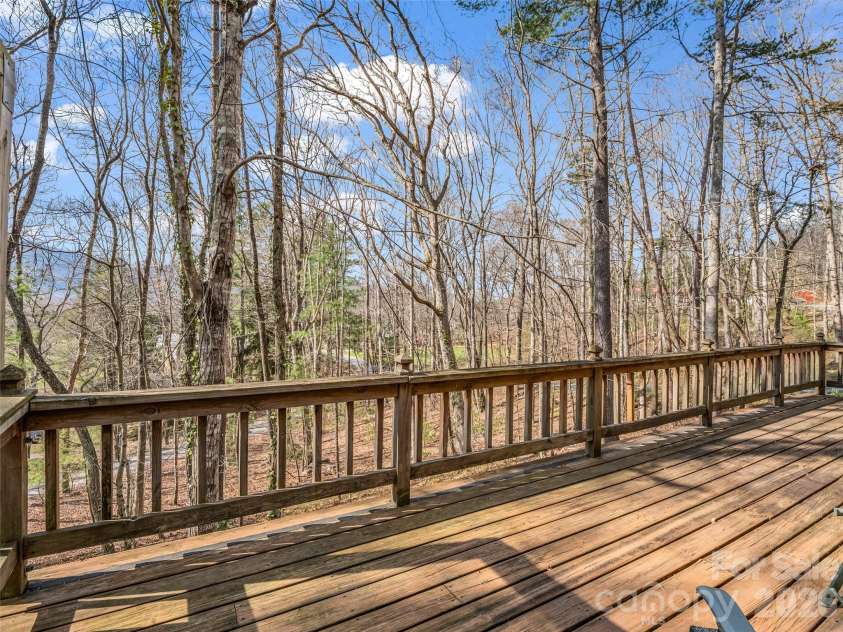 1 Alpine Way, Swannanoa, NC 28778.  MLS# CAR4362025, YatesRealty ID 17982. 