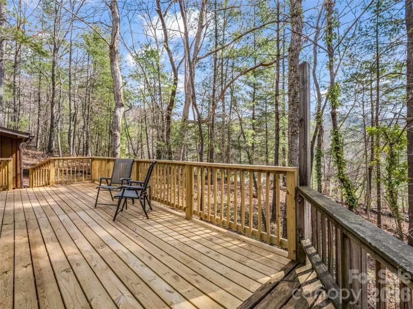 1 Alpine Way, Swannanoa, NC 28778.  MLS# CAR4362025, YatesRealty ID 17982. 