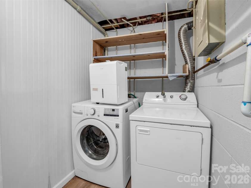 1 Alpine Way, Swannanoa, NC 28778.  MLS# CAR4362025, YatesRealty ID 17982. Laundry