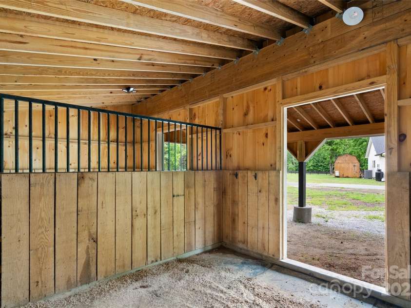 94 Jamestown Lane, Columbus, NC 28722.  MLS# CAR4262620, YatesRealty ID 17982. 