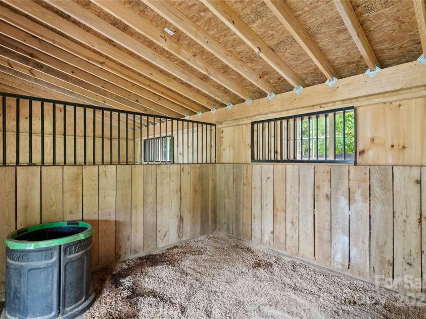 94 Jamestown Lane, Columbus, NC 28722.  MLS# CAR4262620, YatesRealty ID 17982. 