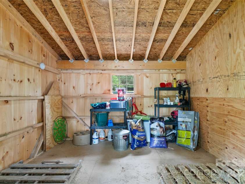 94 Jamestown Lane, Columbus, NC 28722.  MLS# CAR4262620, YatesRealty ID 17982. 