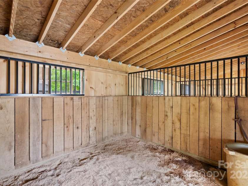 94 Jamestown Lane, Columbus, NC 28722.  MLS# CAR4262620, YatesRealty ID 17982. 