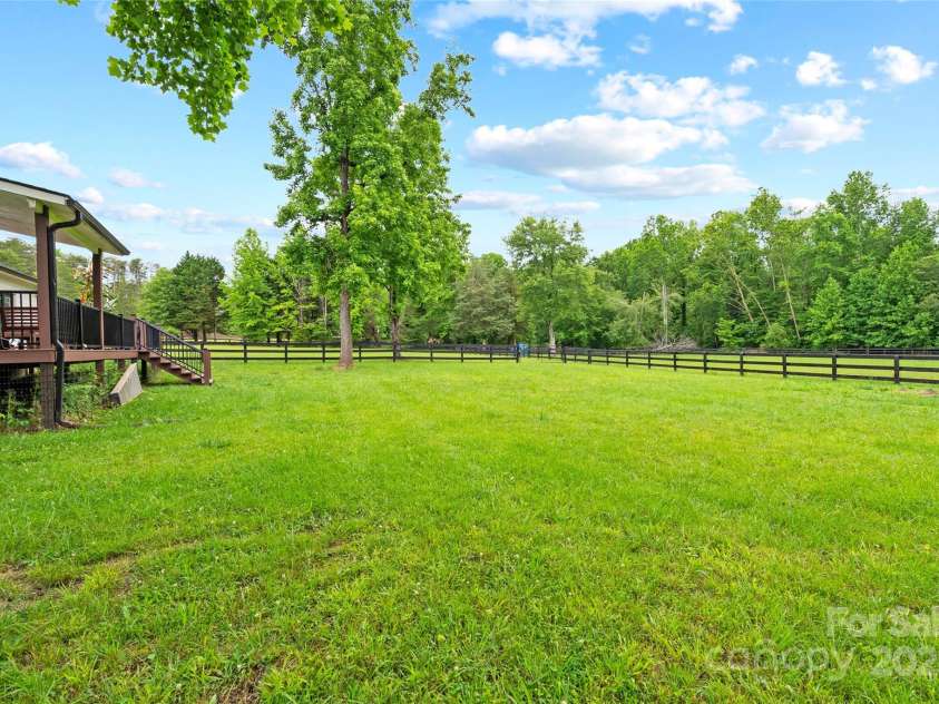 94 Jamestown Lane, Columbus, NC 28722.  MLS# CAR4262620, YatesRealty ID 17982. 