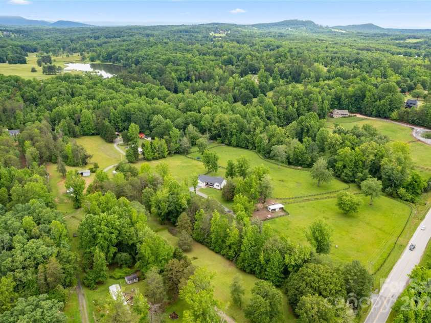 94 Jamestown Lane, Columbus, NC 28722.  MLS# CAR4262620, YatesRealty ID 17982. 