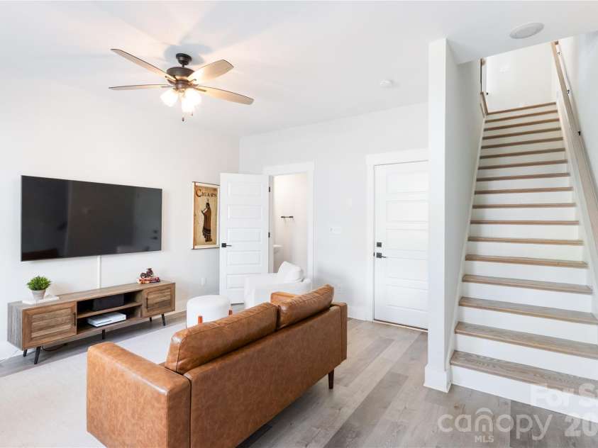 223 Bruns Avenue, Charlotte, NC 28208.  MLS# CAR4361920, YatesRealty ID 17983. 