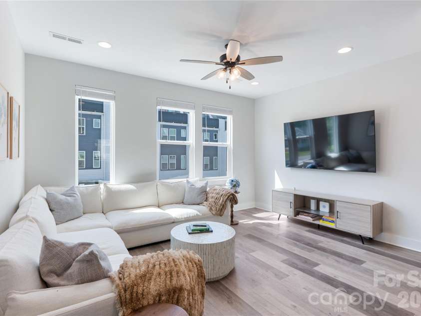 223 Bruns Avenue, Charlotte, NC 28208.  MLS# CAR4361920, YatesRealty ID 17983. 