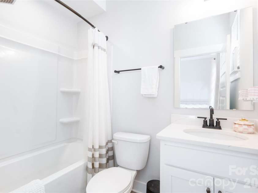 223 Bruns Avenue, Charlotte, NC 28208.  MLS# CAR4361920, YatesRealty ID 17983. 