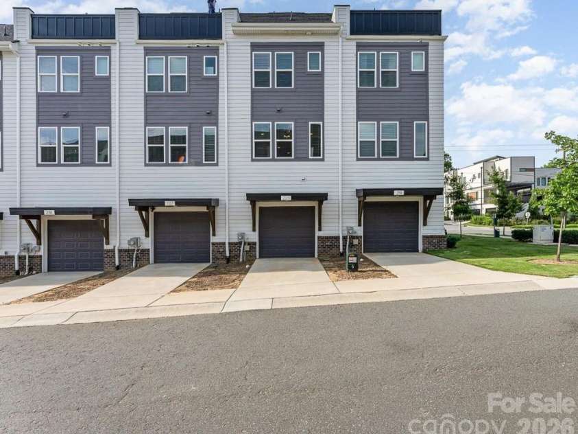 223 Bruns Avenue, Charlotte, NC 28208.  MLS# CAR4361920, YatesRealty ID 17983. 
