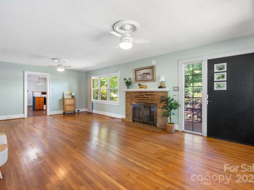 3418 Sulphur Springs Road, Hickory, NC 28601.  MLS# CAR4254603, YatesRealty ID 17983. 