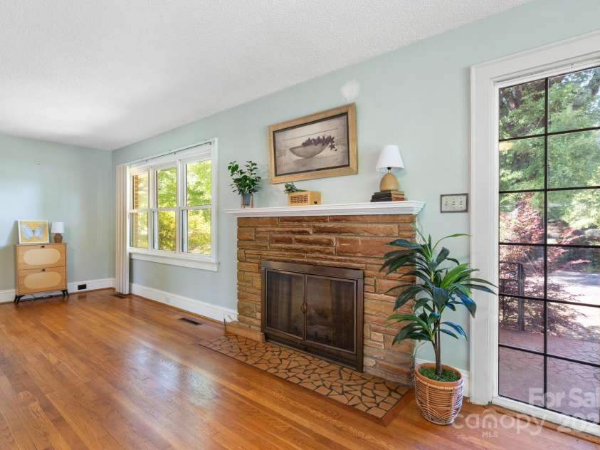 3418 Sulphur Springs Road, Hickory, NC 28601.  MLS# CAR4254603, YatesRealty ID 17983. 