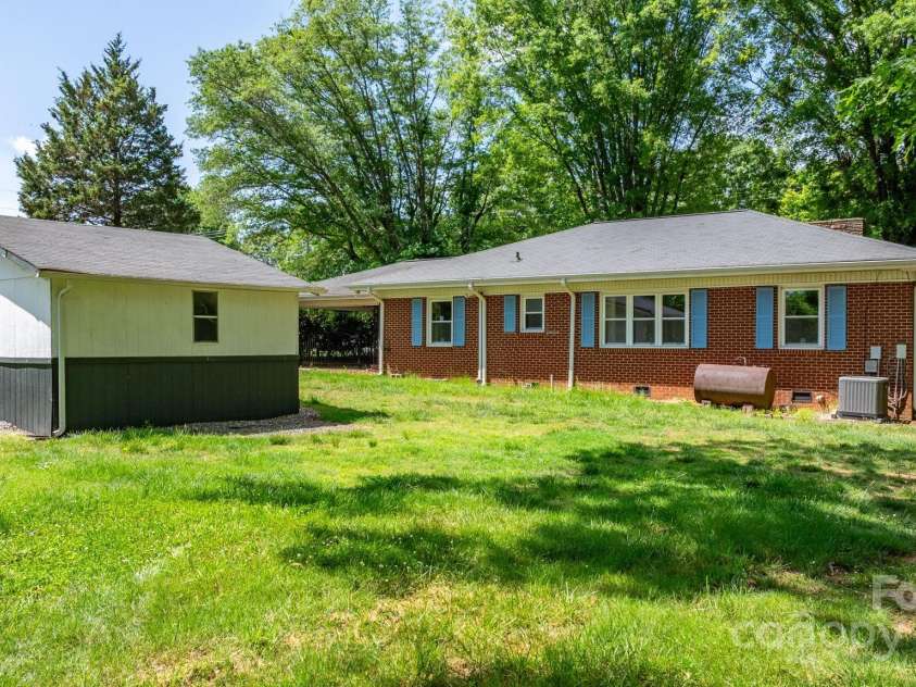 3418 Sulphur Springs Road, Hickory, NC 28601.  MLS# CAR4254603, YatesRealty ID 17983. 