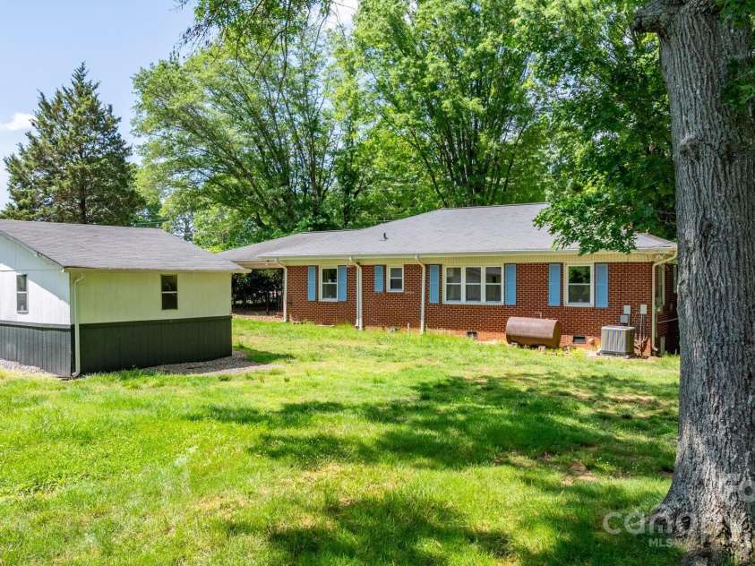 3418 Sulphur Springs Road, Hickory, NC 28601.  MLS# CAR4254603, YatesRealty ID 17983. 