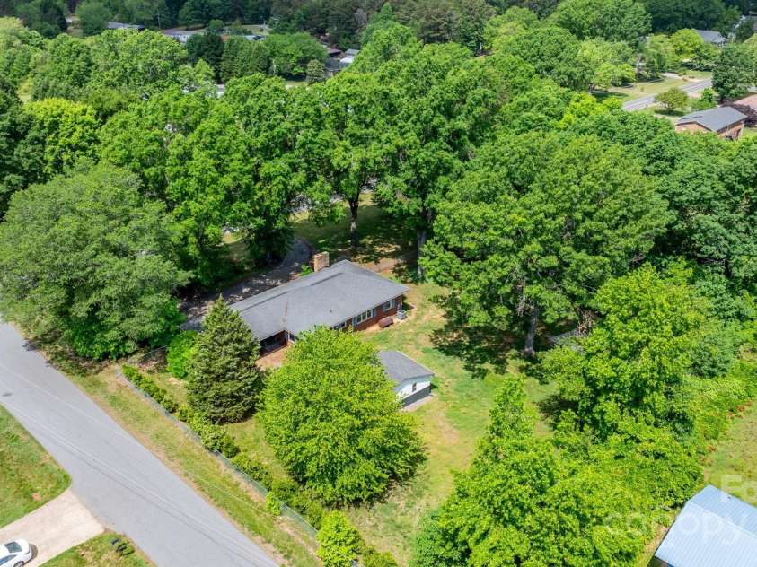 3418 Sulphur Springs Road, Hickory, NC 28601.  MLS# CAR4254603, YatesRealty ID 17983. 