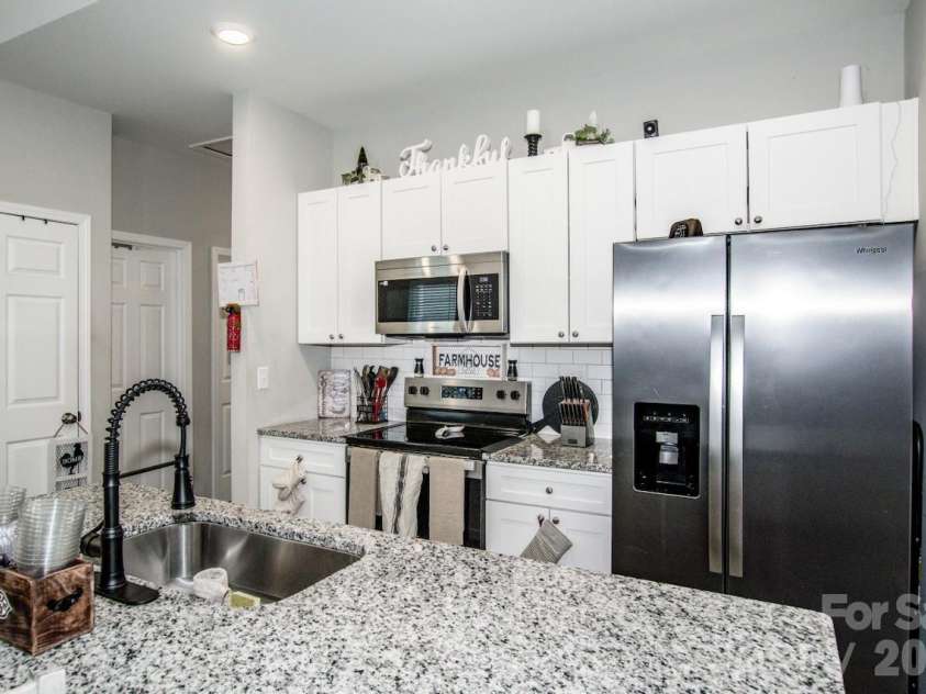 1206 8th Street, Statesville, NC 28677.  MLS# CAR4373294, YatesRealty ID 17984. Kitchen