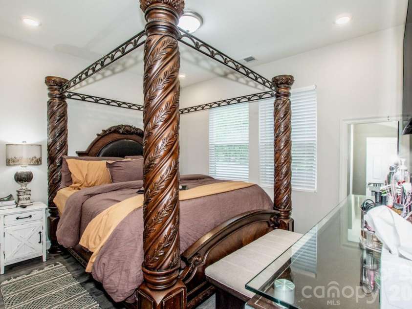 1206 8th Street, Statesville, NC 28677.  MLS# CAR4373294, YatesRealty ID 17984. Master Suite