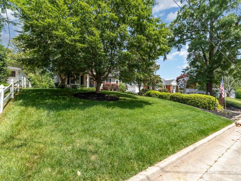 141 Eastover Drive, Concord, NC 28025.  MLS# CAR4264059, YatesRealty ID 17985. 